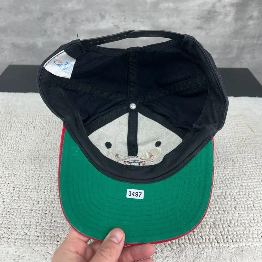 Vintage Chicago Bulls Snapback Hat OSFA Two Tone‎ Embroidered Cap NBA Basketball